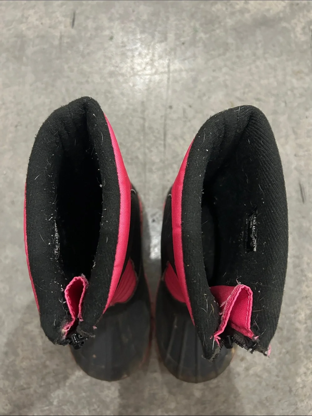 Girls Insulated Winter Boots in Black and Pink and Gray Booties